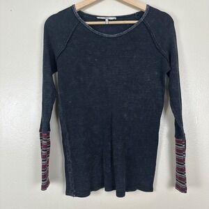 BKE Women's S Thermal Top Charcoal Grey Striped Hook Eye Cuff